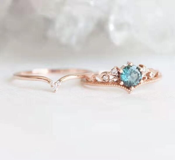 Elegant Rose Gold-Plated Ring – Timeless Sparkle