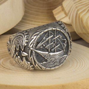 Embossed Sailboat Ring – Bold Nautical-Inspired Band